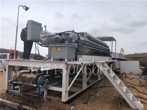 你知道板框壓濾機(jī)是怎樣脫水的嗎?